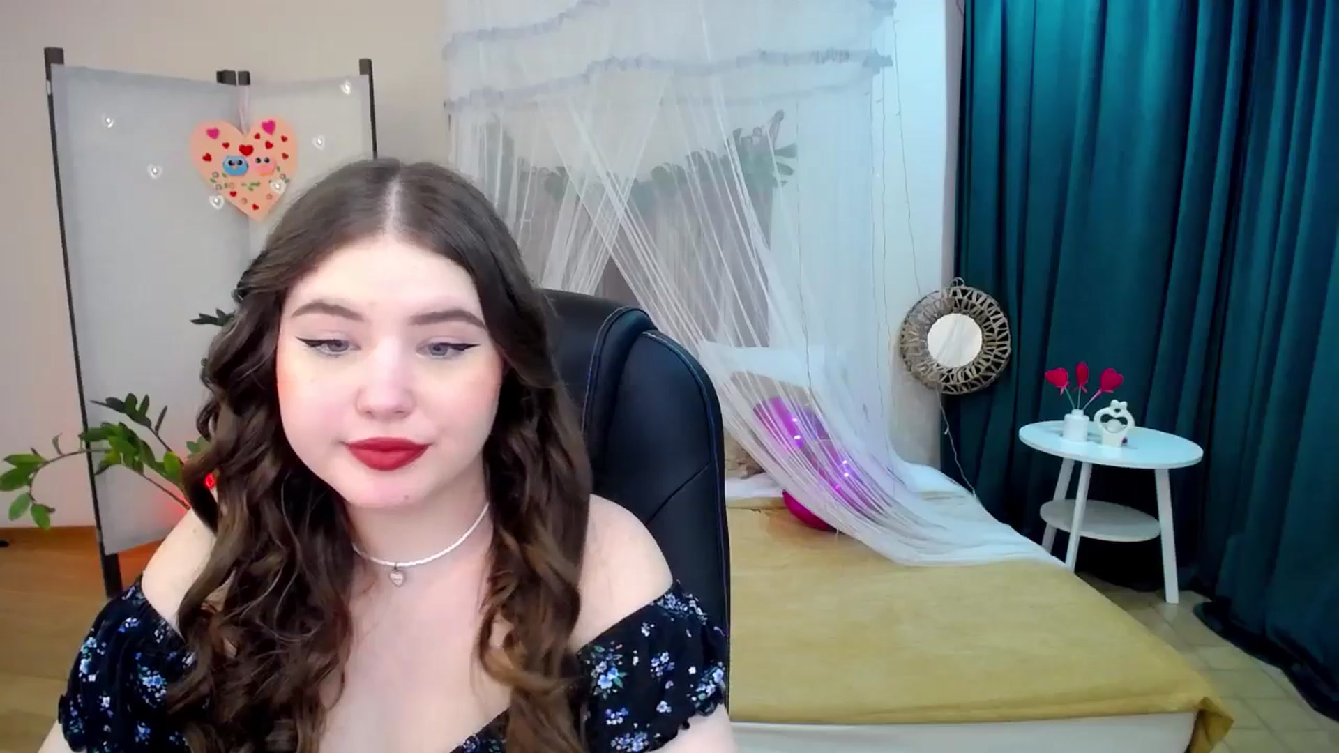 Gallery image thumbnail from AdmireMyEyes's myfreecams stream on, 02/21/2025, 07:47 image 5 of 20