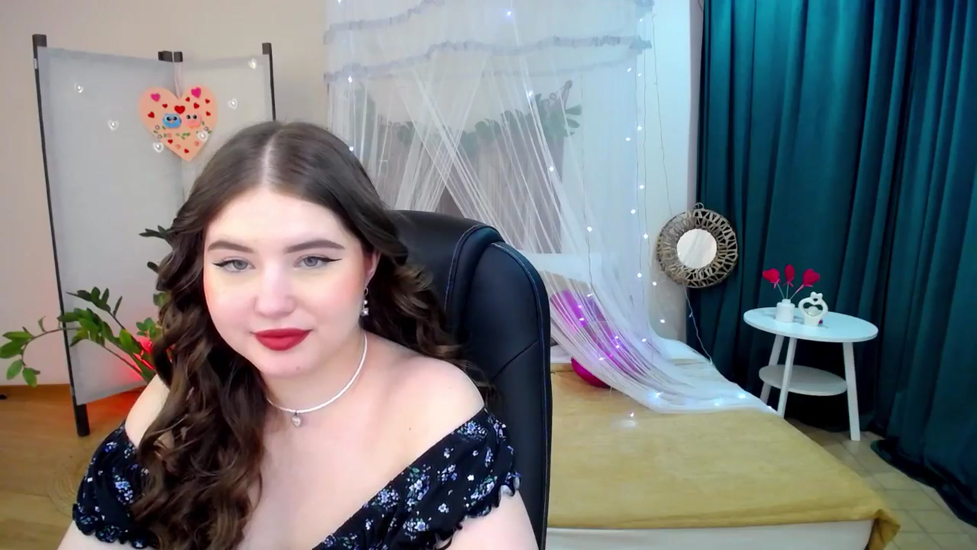 Gallery image thumbnail from AdmireMyEyes's myfreecams stream on, 02/21/2025, 07:47 image 16 of 20