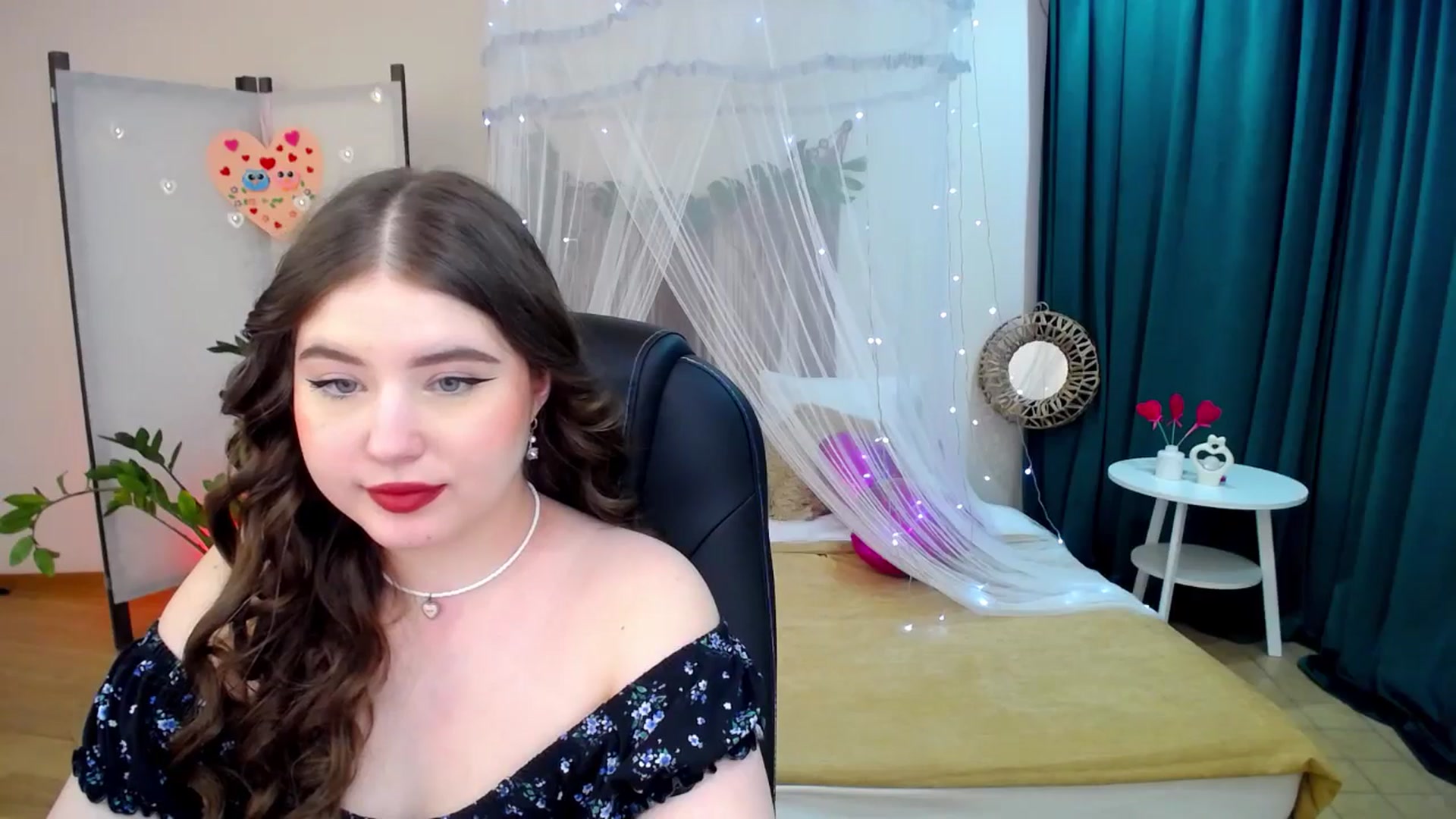 Gallery image thumbnail from AdmireMyEyes's myfreecams stream on, 02/21/2025, 07:47 image 11 of 20