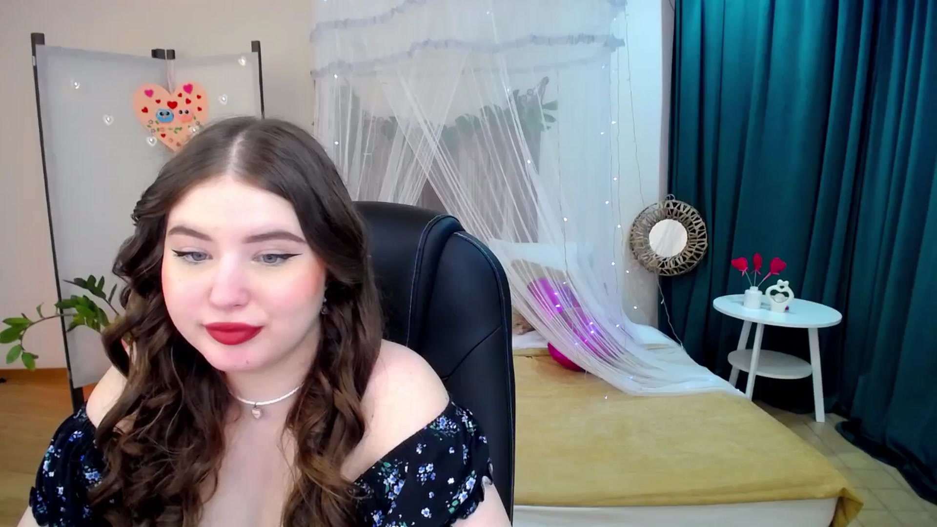 Gallery image thumbnail from AdmireMyEyes's myfreecams stream on, 02/21/2025, 07:47 image 3 of 20