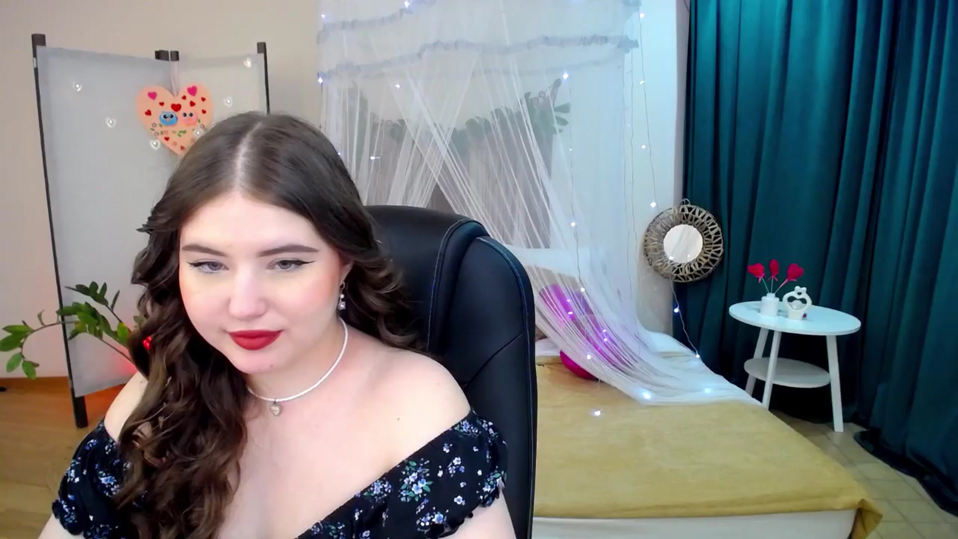 Gallery image thumbnail from AdmireMyEyes's myfreecams stream on, 02/21/2025, 07:47 image 14 of 20