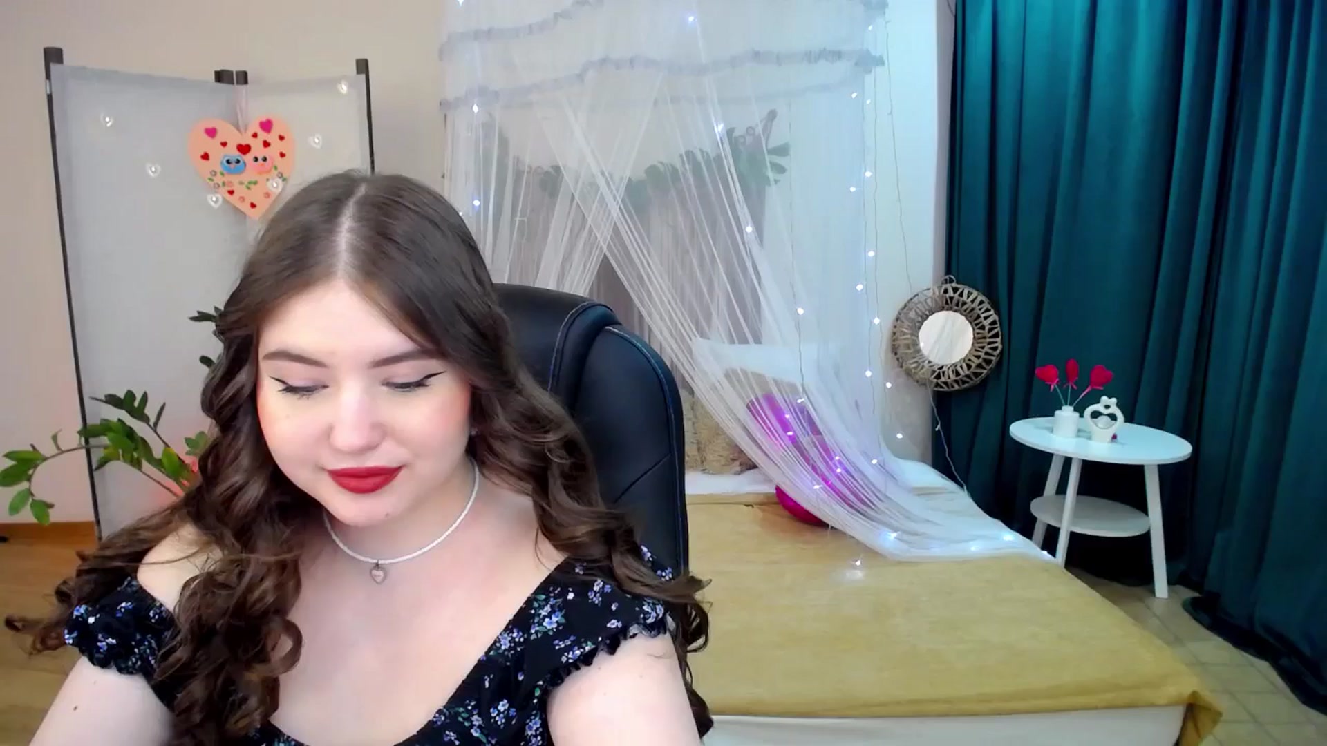 Gallery image thumbnail from AdmireMyEyes's myfreecams stream on, 02/21/2025, 08:24 image 10 of 20
