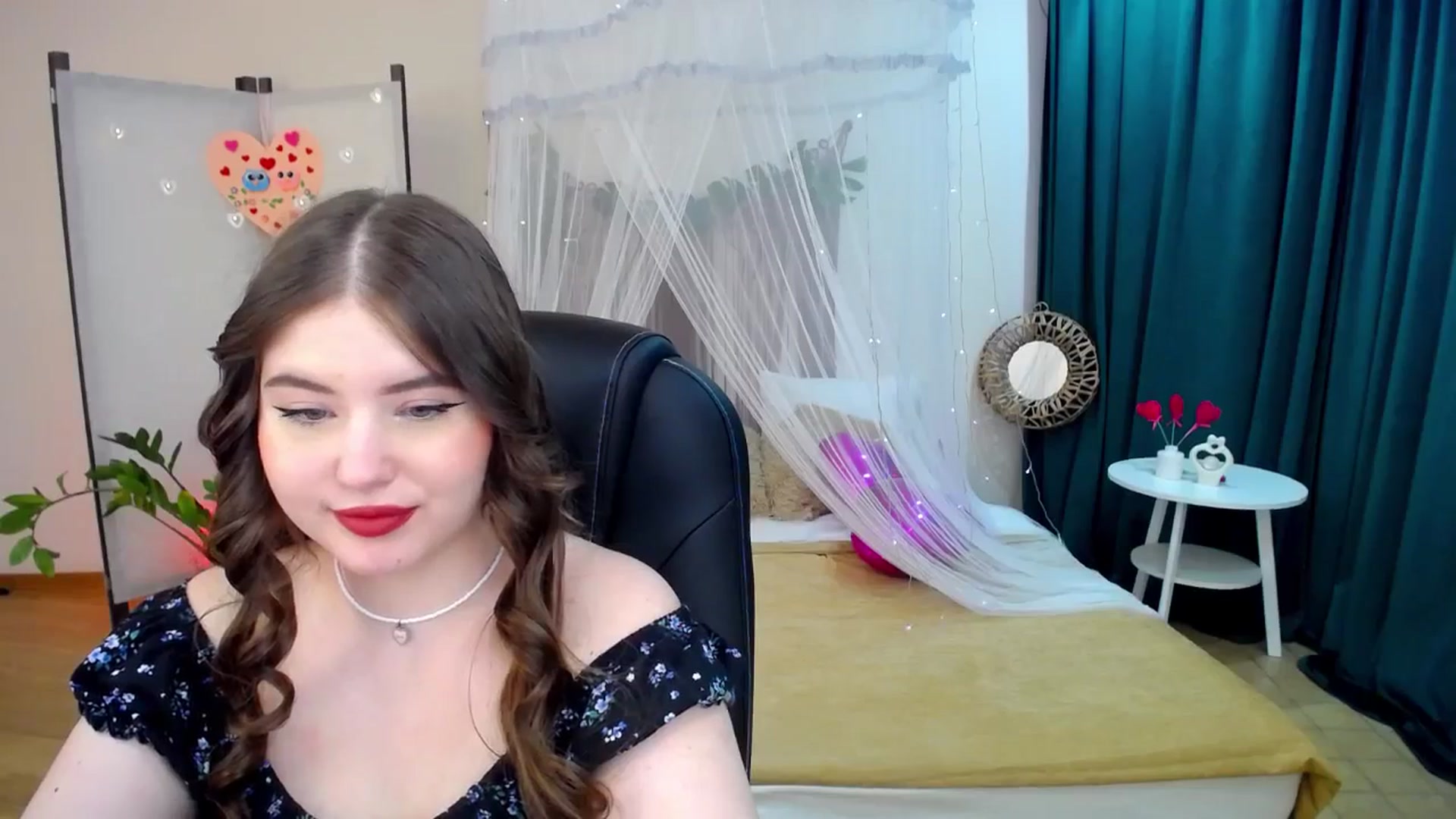 Gallery image thumbnail from AdmireMyEyes's myfreecams stream on, 02/21/2025, 08:24 image 4 of 20