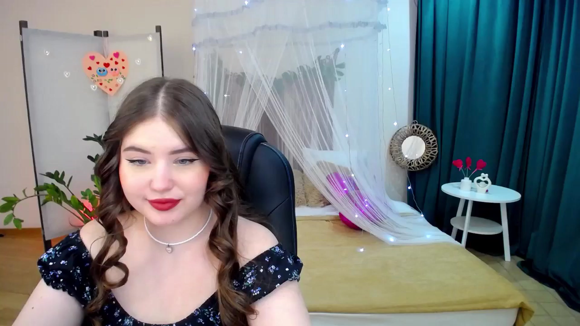Gallery image thumbnail from AdmireMyEyes's myfreecams stream on, 02/21/2025, 08:24 image 1 of 20