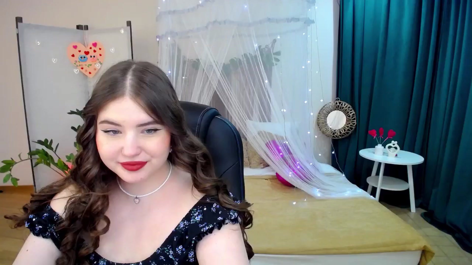Gallery image thumbnail from AdmireMyEyes's myfreecams stream on, 02/21/2025, 08:24 image 9 of 20
