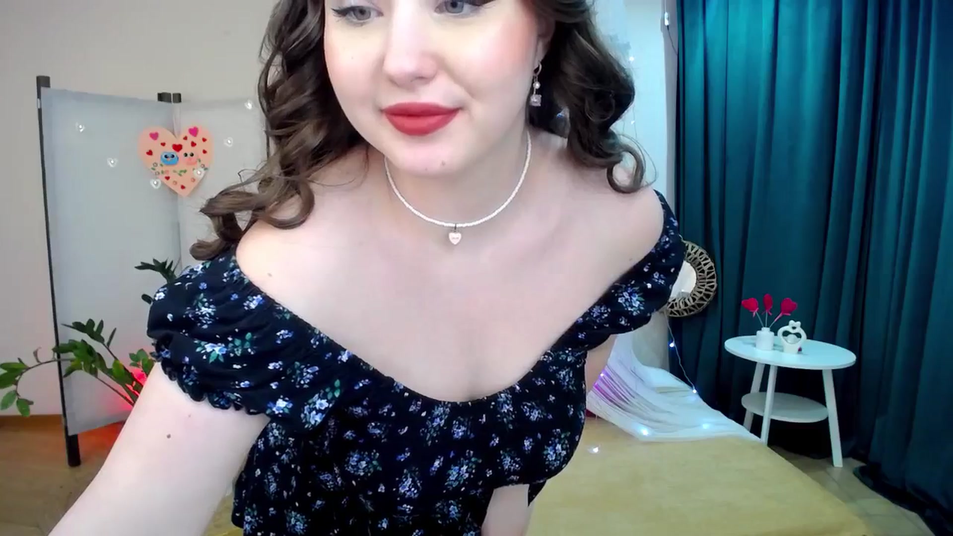 Gallery image thumbnail from AdmireMyEyes's myfreecams stream on, 02/21/2025, 08:24 image 15 of 20