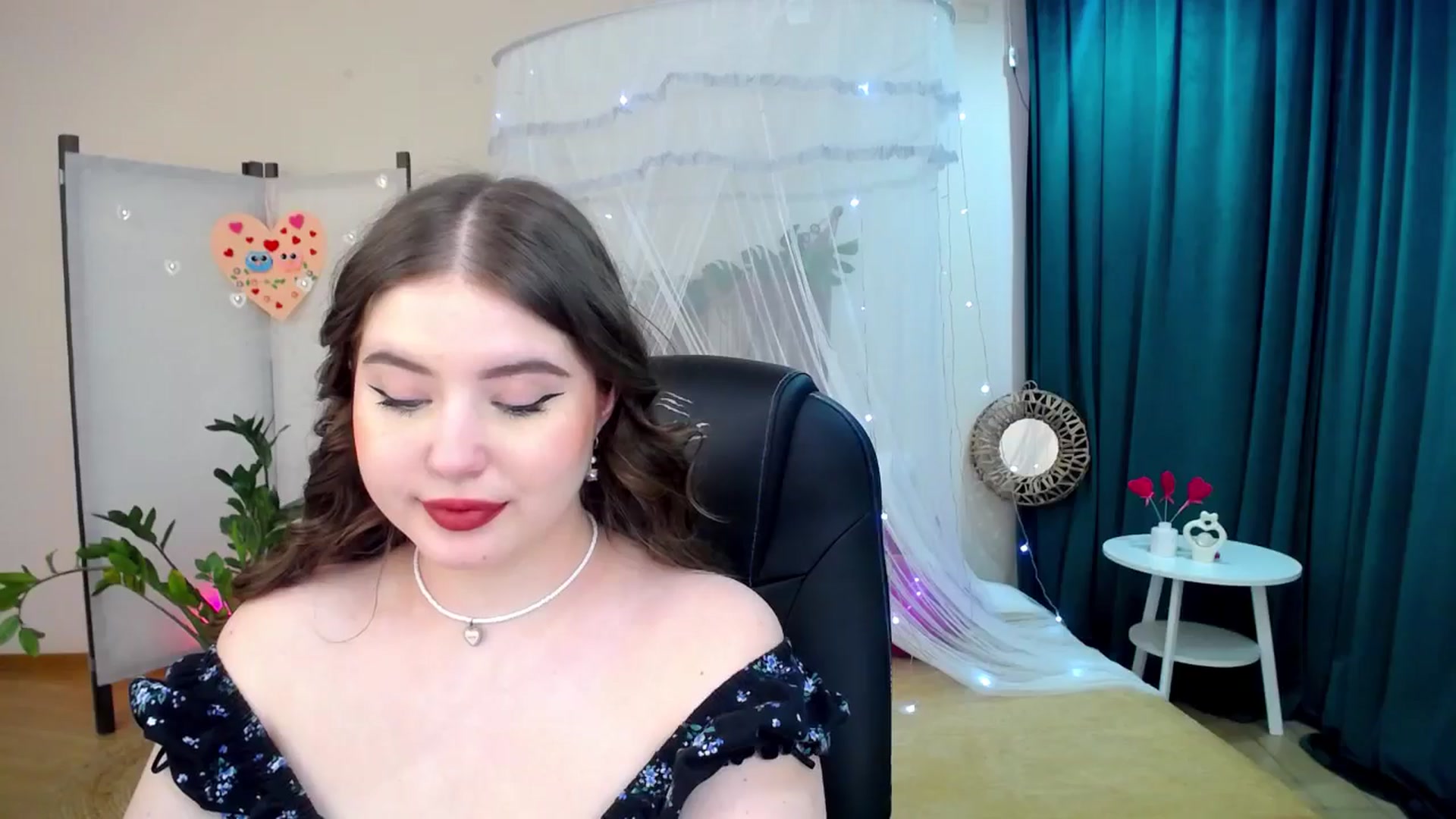Gallery image thumbnail from AdmireMyEyes's myfreecams stream on, 02/21/2025, 09:48 image 15 of 20
