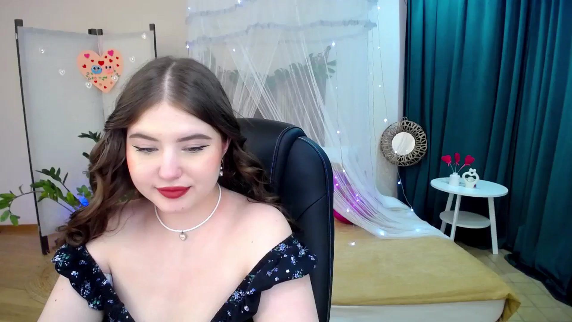 Gallery image thumbnail from AdmireMyEyes's myfreecams stream on, 02/21/2025, 09:48 image 7 of 20