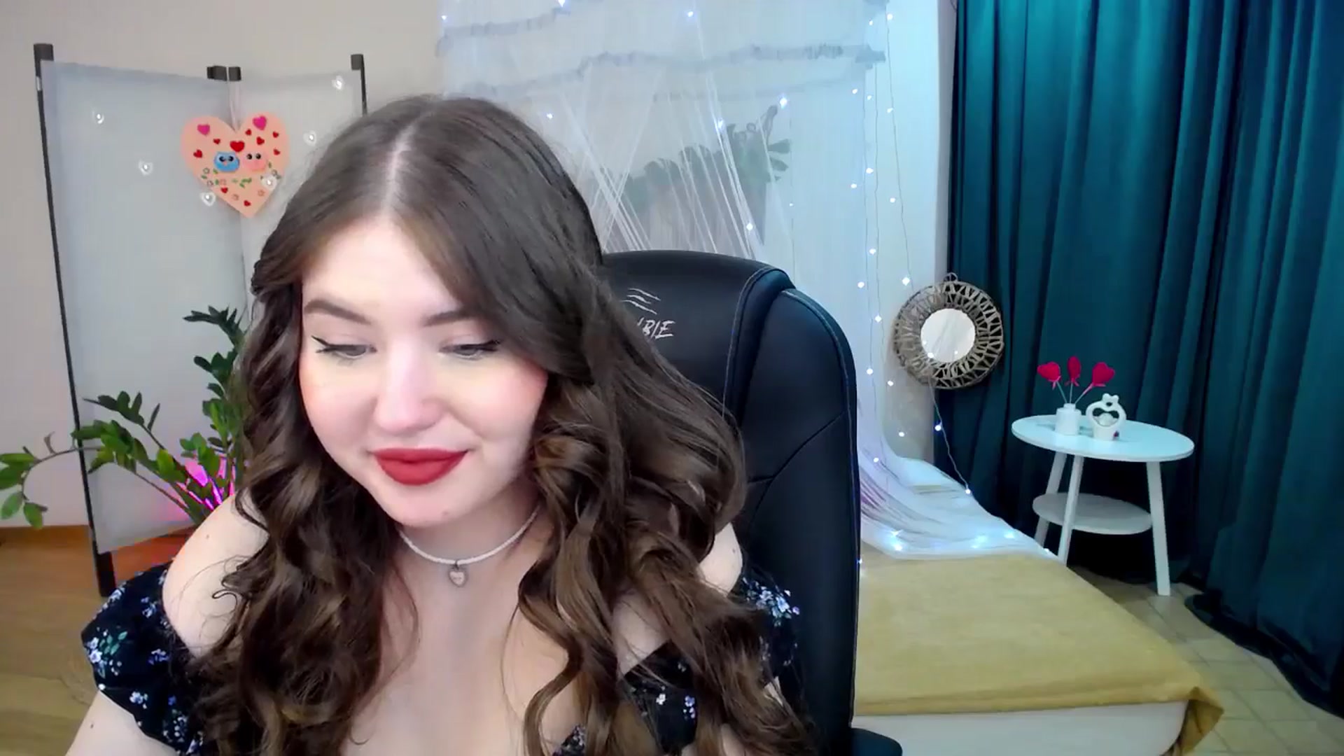 Gallery image thumbnail from AdmireMyEyes's myfreecams stream on, 02/21/2025, 09:48 image 2 of 20