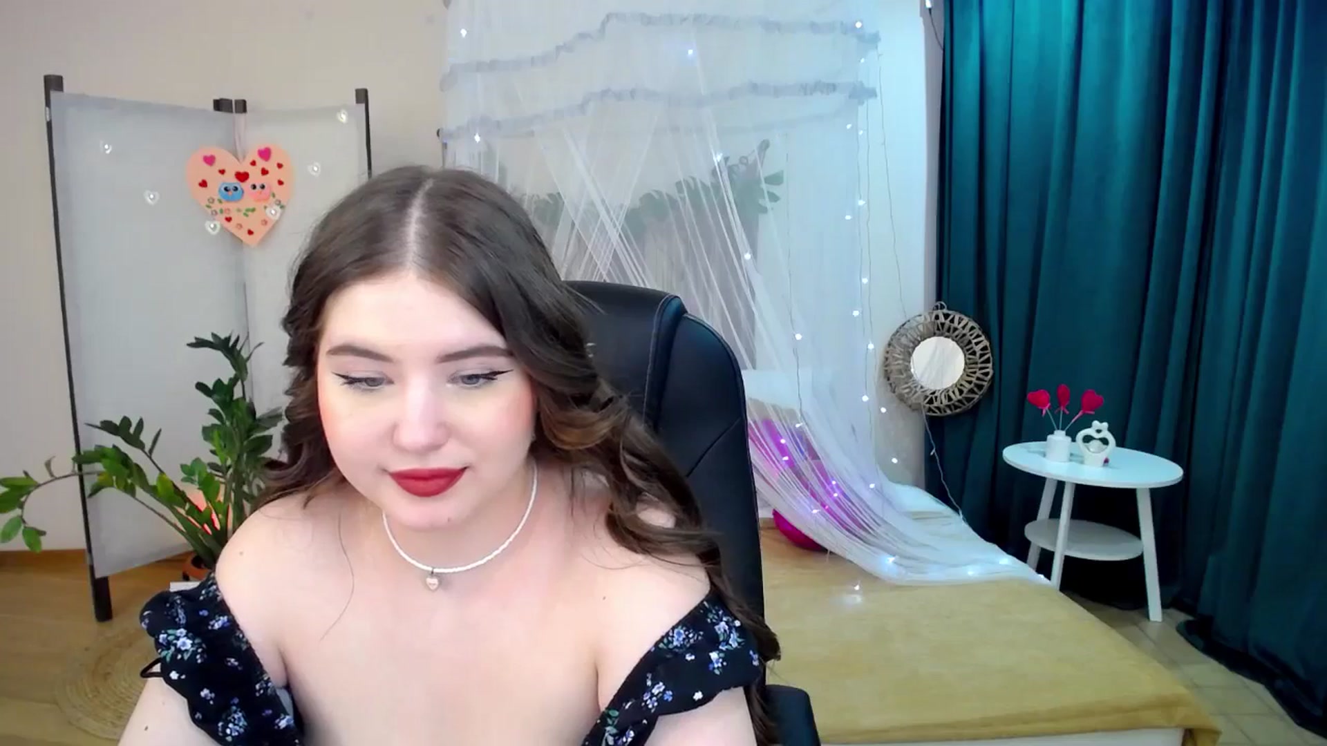 Gallery image thumbnail from AdmireMyEyes's myfreecams stream on, 02/21/2025, 09:48 image 18 of 20