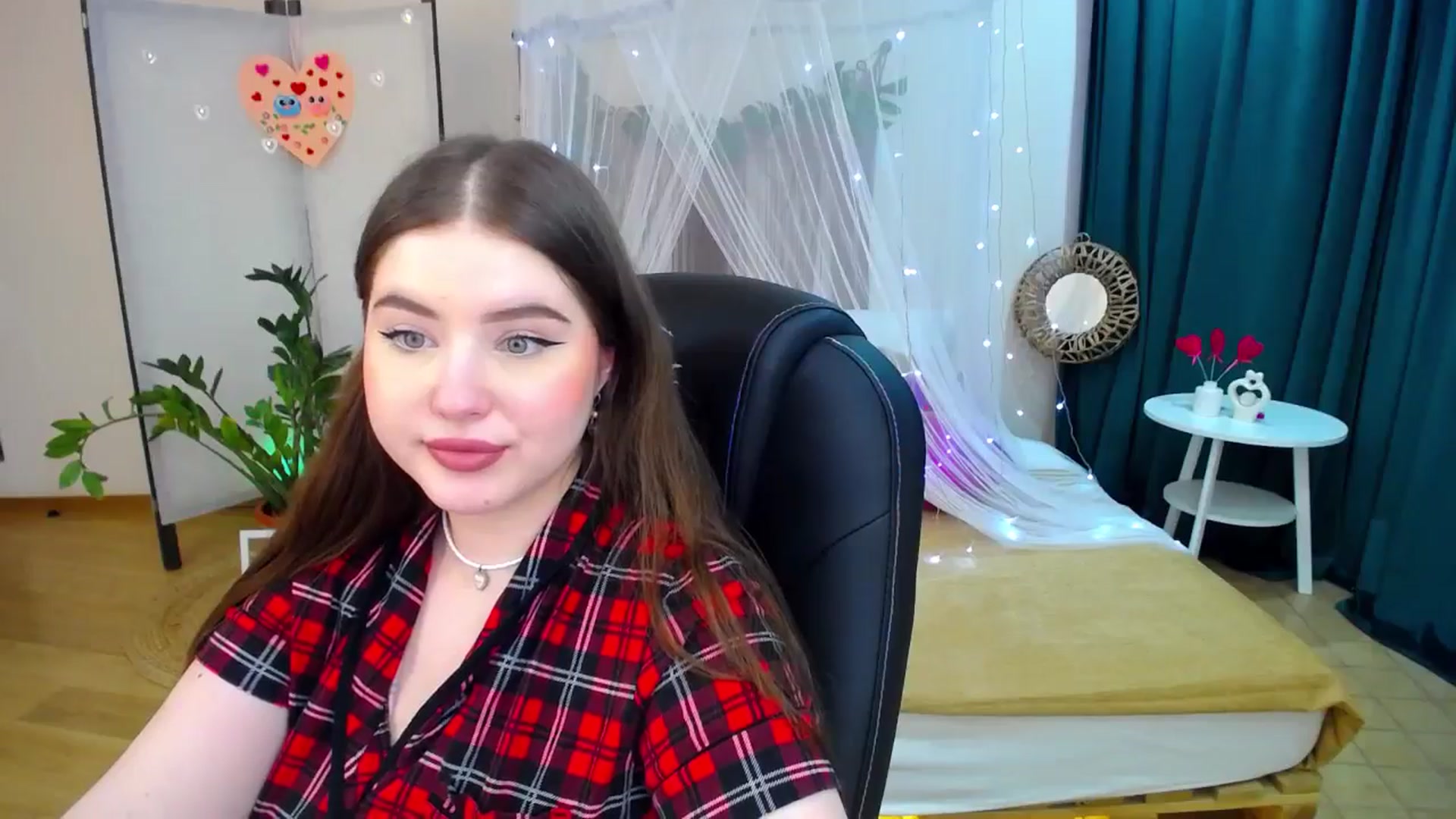 Gallery image thumbnail from AdmireMyEyes's myfreecams stream on, 02/22/2025, 09:48 image 7 of 20
