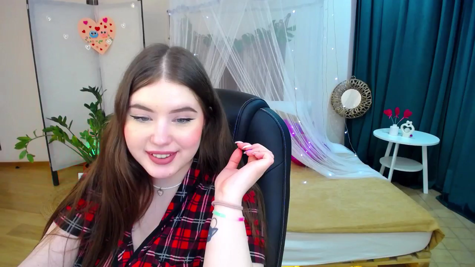 Gallery image thumbnail from AdmireMyEyes's myfreecams stream on, 02/22/2025, 09:48 image 4 of 20