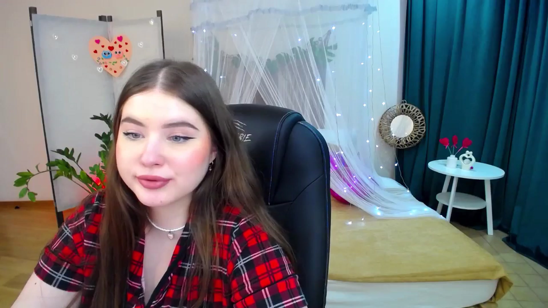 Gallery image thumbnail from AdmireMyEyes's myfreecams stream on, 02/22/2025, 09:48 image 18 of 20