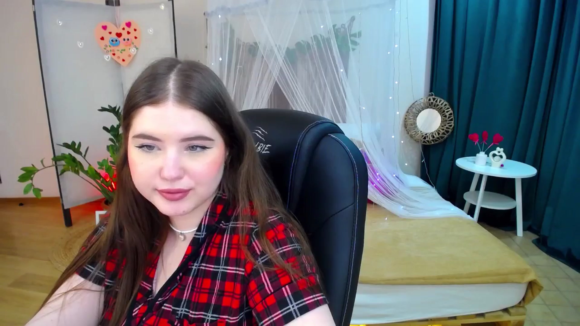 Gallery image thumbnail from AdmireMyEyes's myfreecams stream on, 02/22/2025, 09:48 image 6 of 20