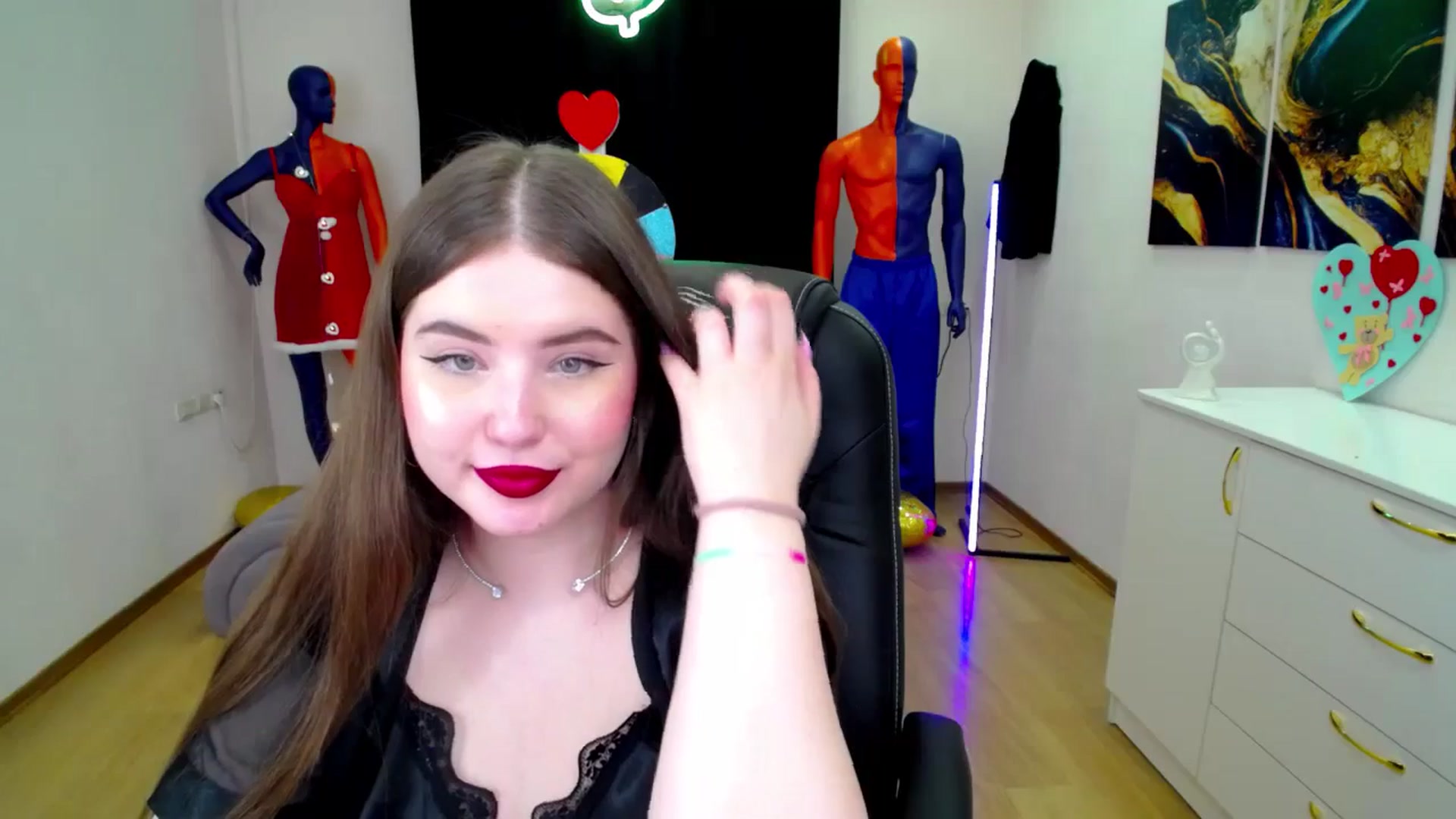 Gallery image thumbnail from AdmireMyEyes's myfreecams stream on, 02/23/2025, 06:43 image 19 of 20