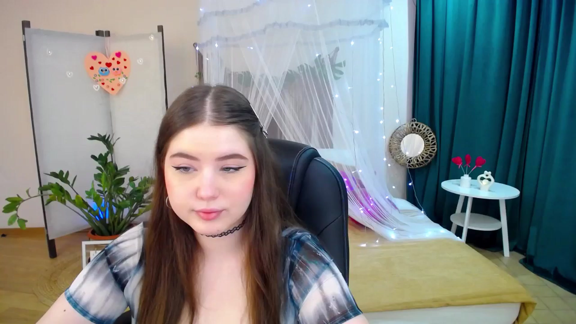 Gallery image thumbnail from AdmireMyEyes's myfreecams stream on, 02/24/2025, 10:37 image 1 of 20