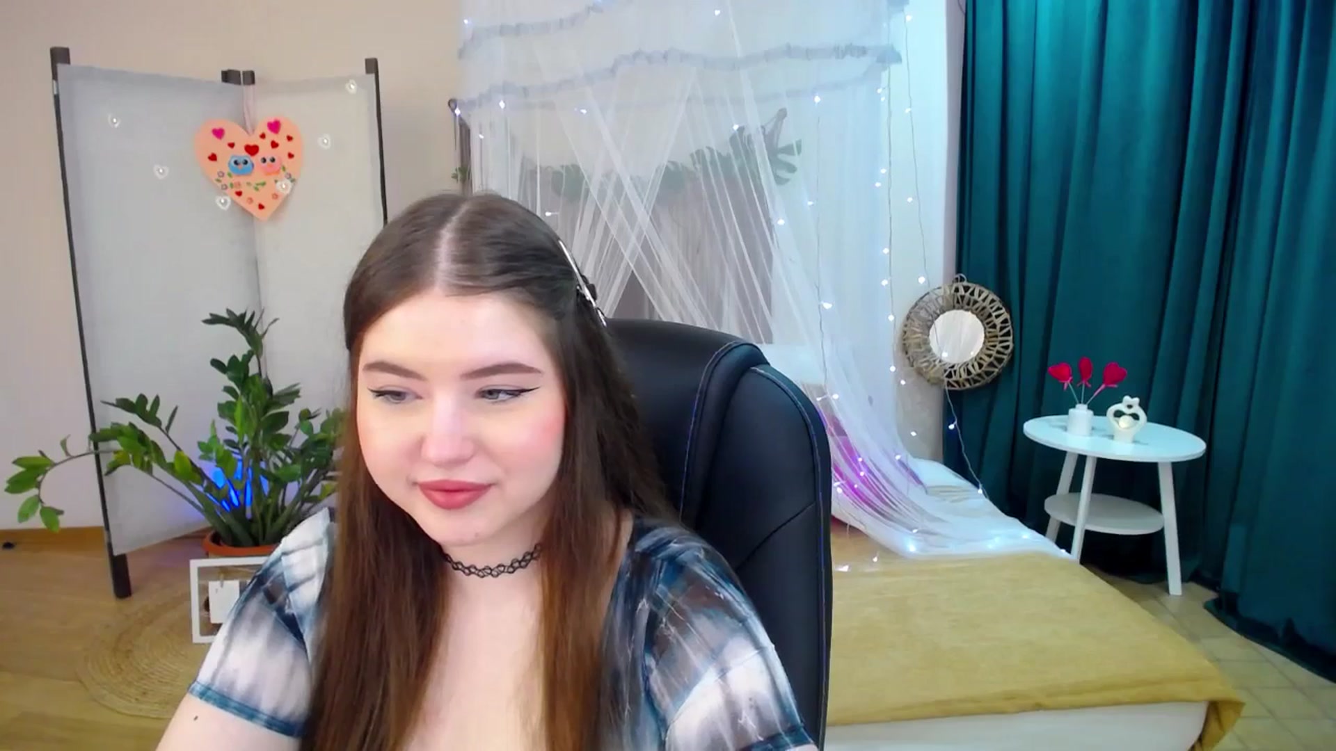 Gallery image thumbnail from AdmireMyEyes's myfreecams stream on, 02/24/2025, 10:37 image 19 of 20