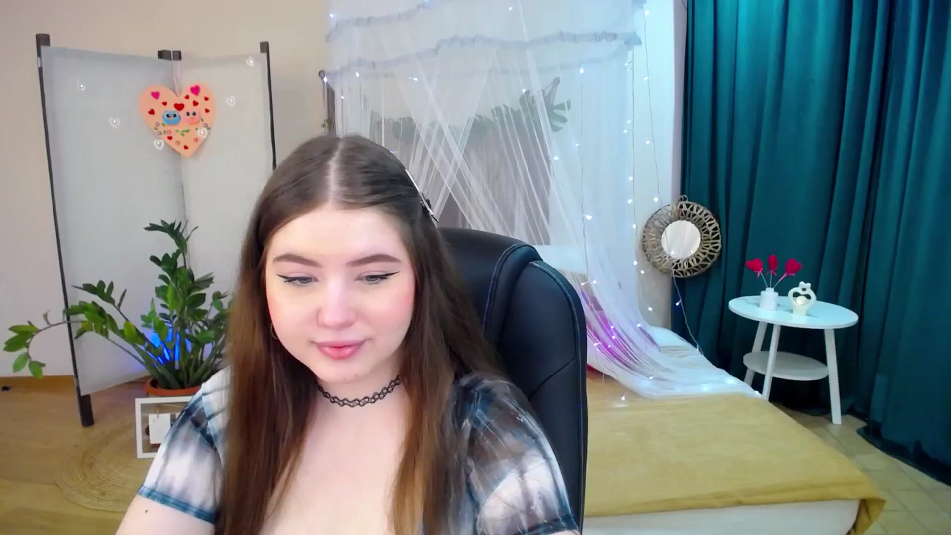 Gallery image thumbnail from AdmireMyEyes's myfreecams stream on, 02/24/2025, 10:37 image 13 of 20