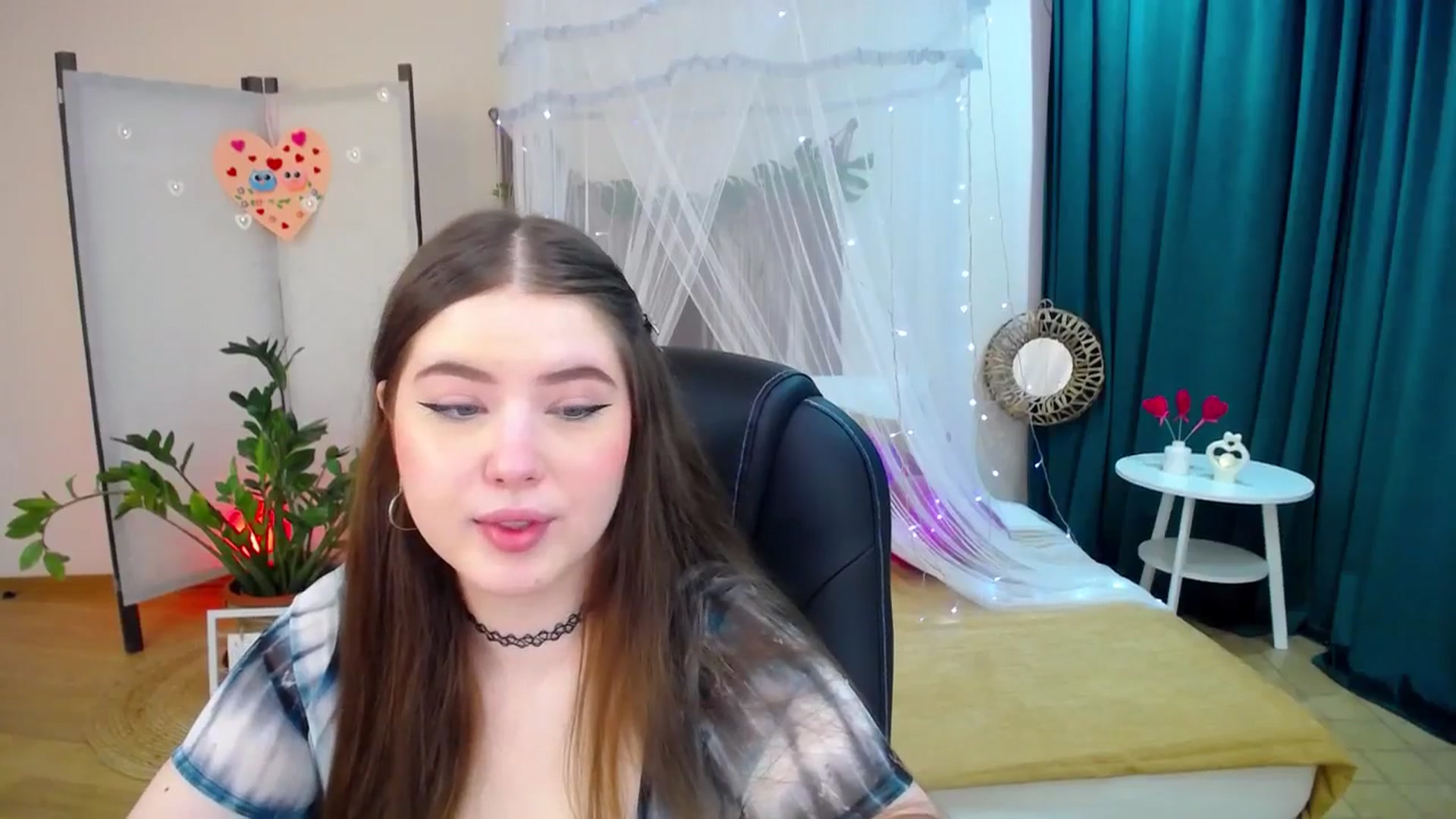 Gallery image thumbnail from AdmireMyEyes's myfreecams stream on, 02/24/2025, 10:37 image 9 of 20