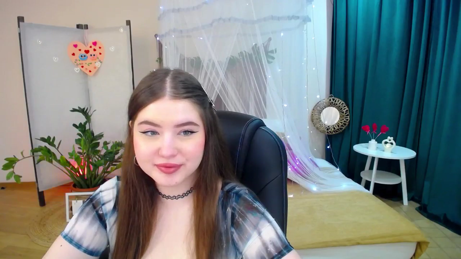 Gallery image thumbnail from AdmireMyEyes's myfreecams stream on, 02/24/2025, 10:37 image 16 of 20