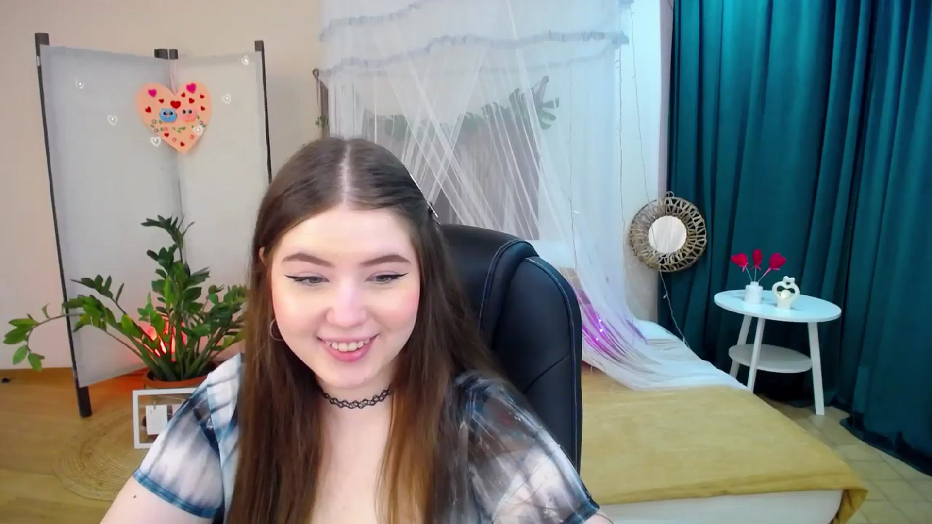 Gallery image thumbnail from AdmireMyEyes's myfreecams stream on, 02/24/2025, 10:37 image 12 of 20