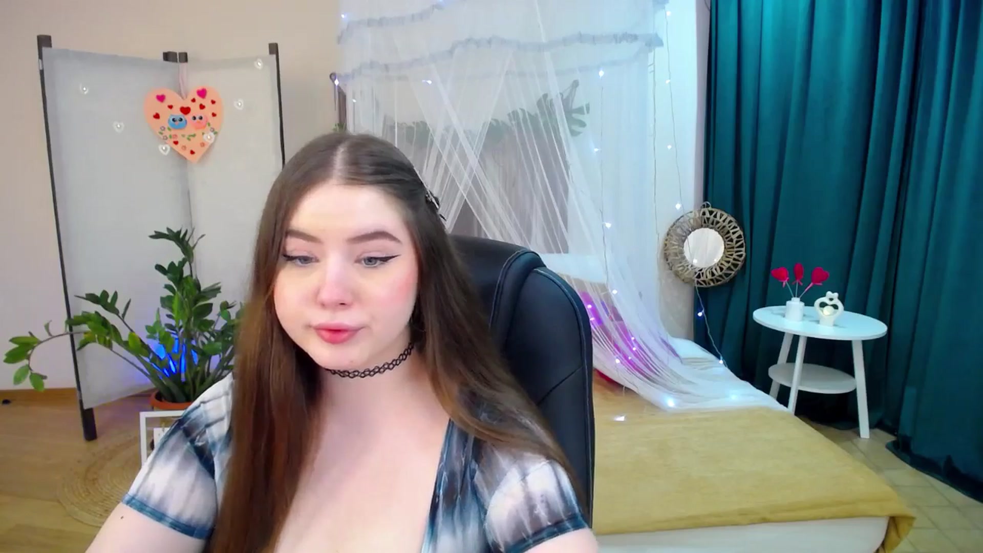 Gallery image thumbnail from AdmireMyEyes's myfreecams stream on, 02/24/2025, 10:37 image 4 of 20