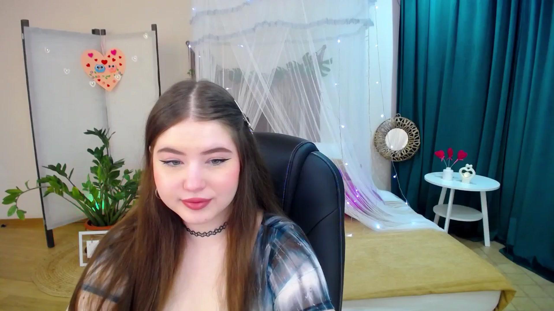 Gallery image thumbnail from AdmireMyEyes's myfreecams stream on, 02/24/2025, 10:37 image 17 of 20