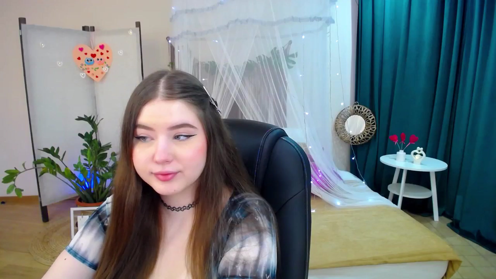 Gallery image thumbnail from AdmireMyEyes's myfreecams stream on, 02/24/2025, 10:37 image 10 of 20