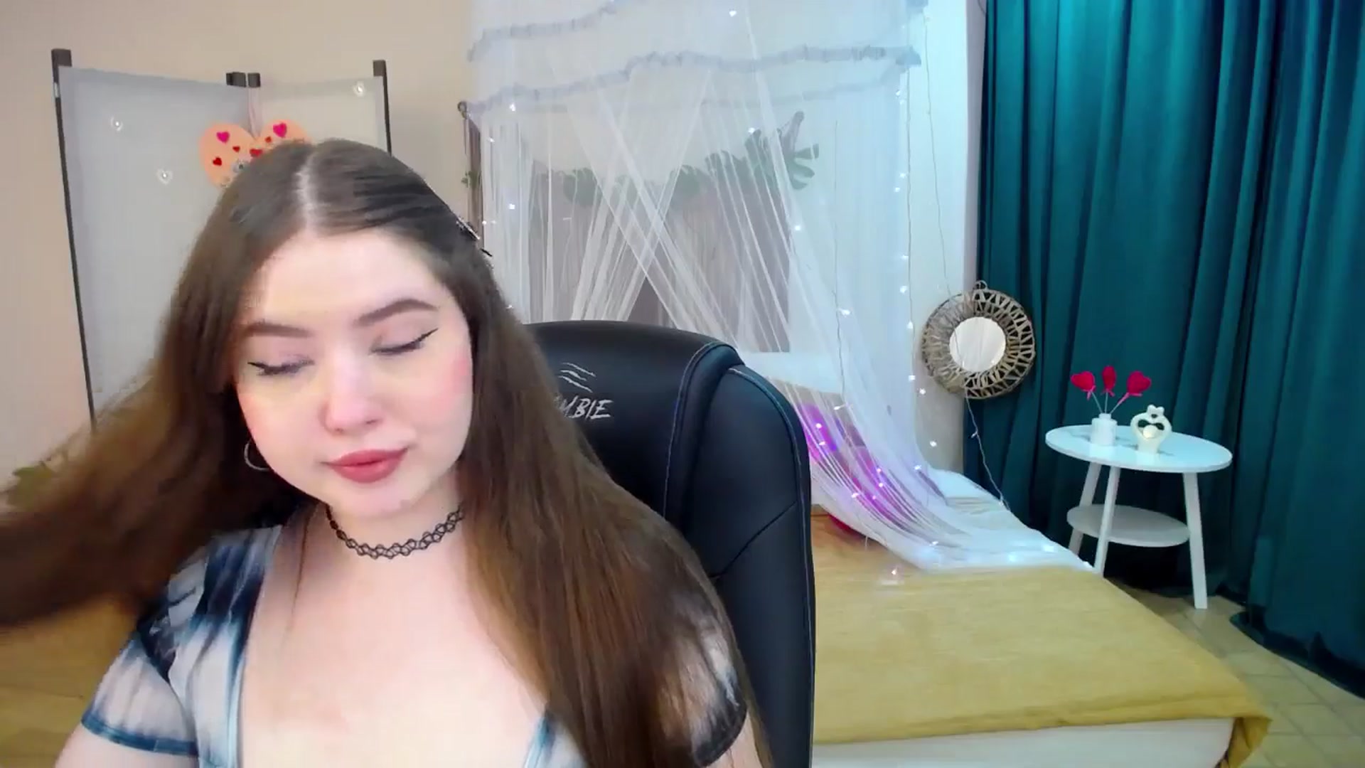 Gallery image thumbnail from AdmireMyEyes's myfreecams stream on, 02/24/2025, 10:37 image 20 of 20