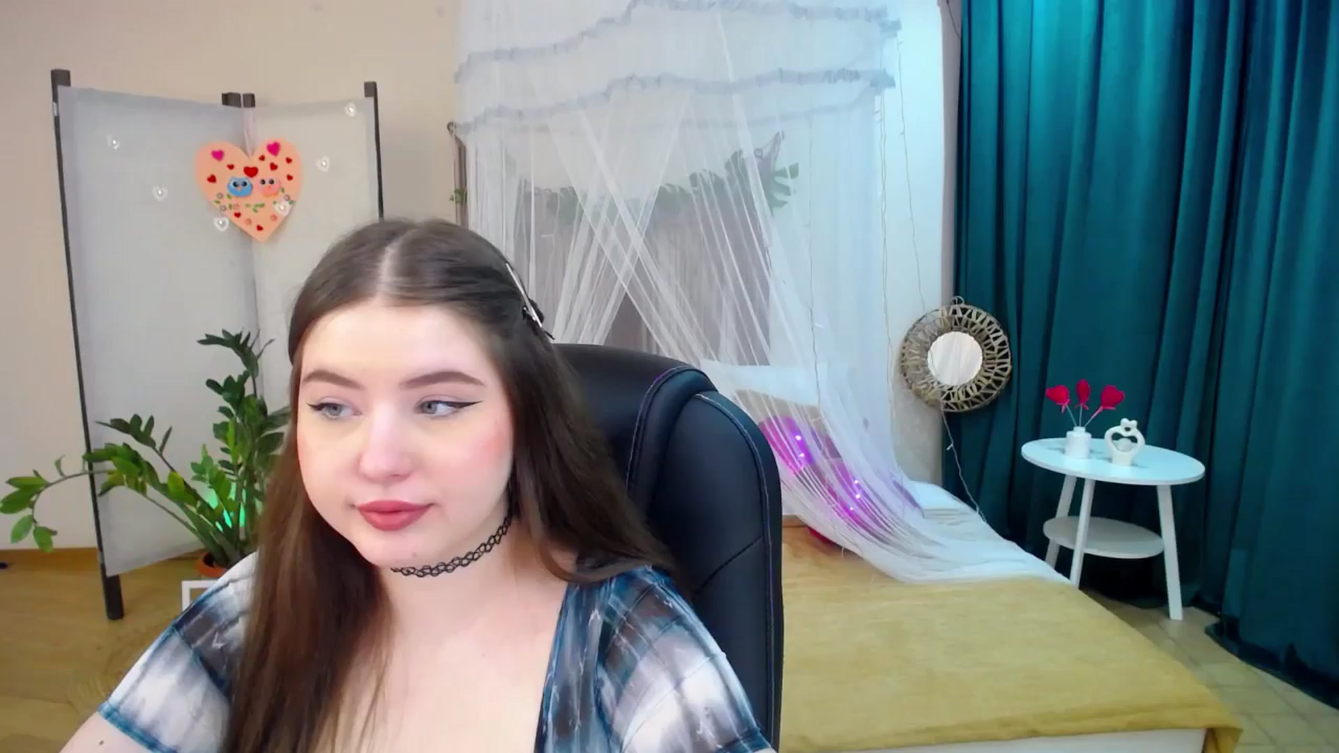 Gallery image thumbnail from AdmireMyEyes's myfreecams stream on, 02/24/2025, 12:48 image 13 of 20