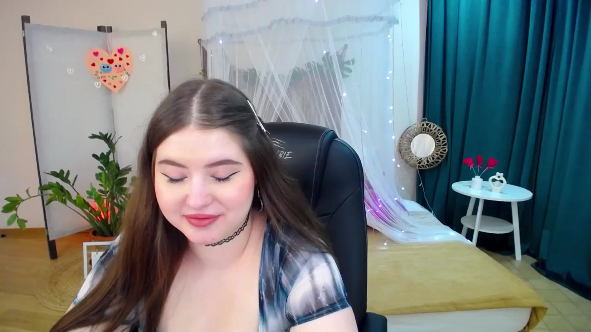Gallery image thumbnail from AdmireMyEyes's myfreecams stream on, 02/24/2025, 12:48 image 17 of 20