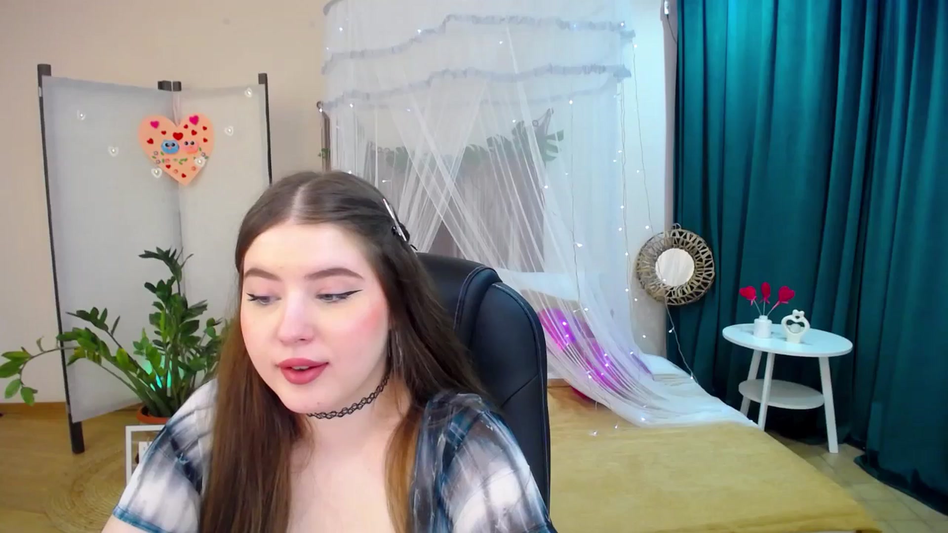 Gallery image thumbnail from AdmireMyEyes's myfreecams stream on, 02/24/2025, 12:48 image 8 of 20