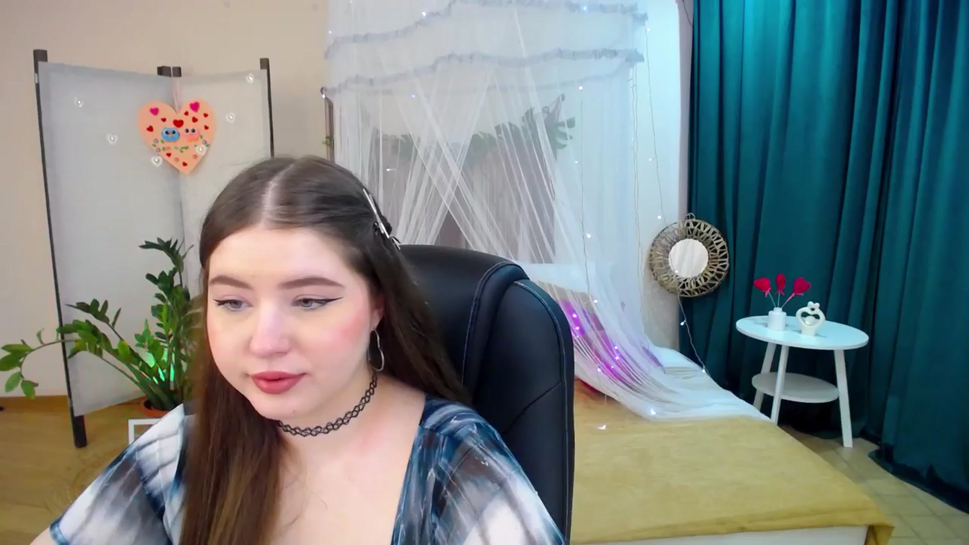 Gallery image thumbnail from AdmireMyEyes's myfreecams stream on, 02/24/2025, 12:48 image 2 of 20