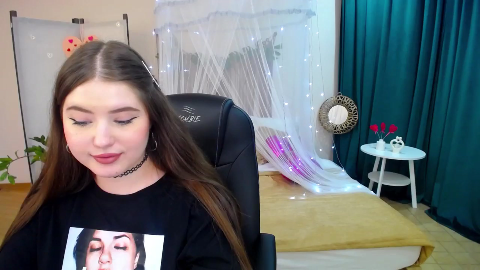 Gallery image thumbnail from AdmireMyEyes's myfreecams stream on, 02/24/2025, 16:28 image 10 of 20