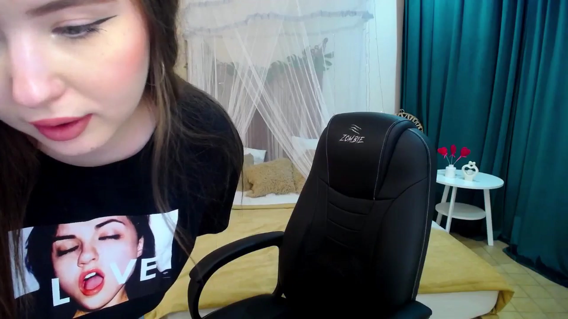 Gallery image thumbnail from AdmireMyEyes's myfreecams stream on, 02/24/2025, 16:28 image 13 of 20