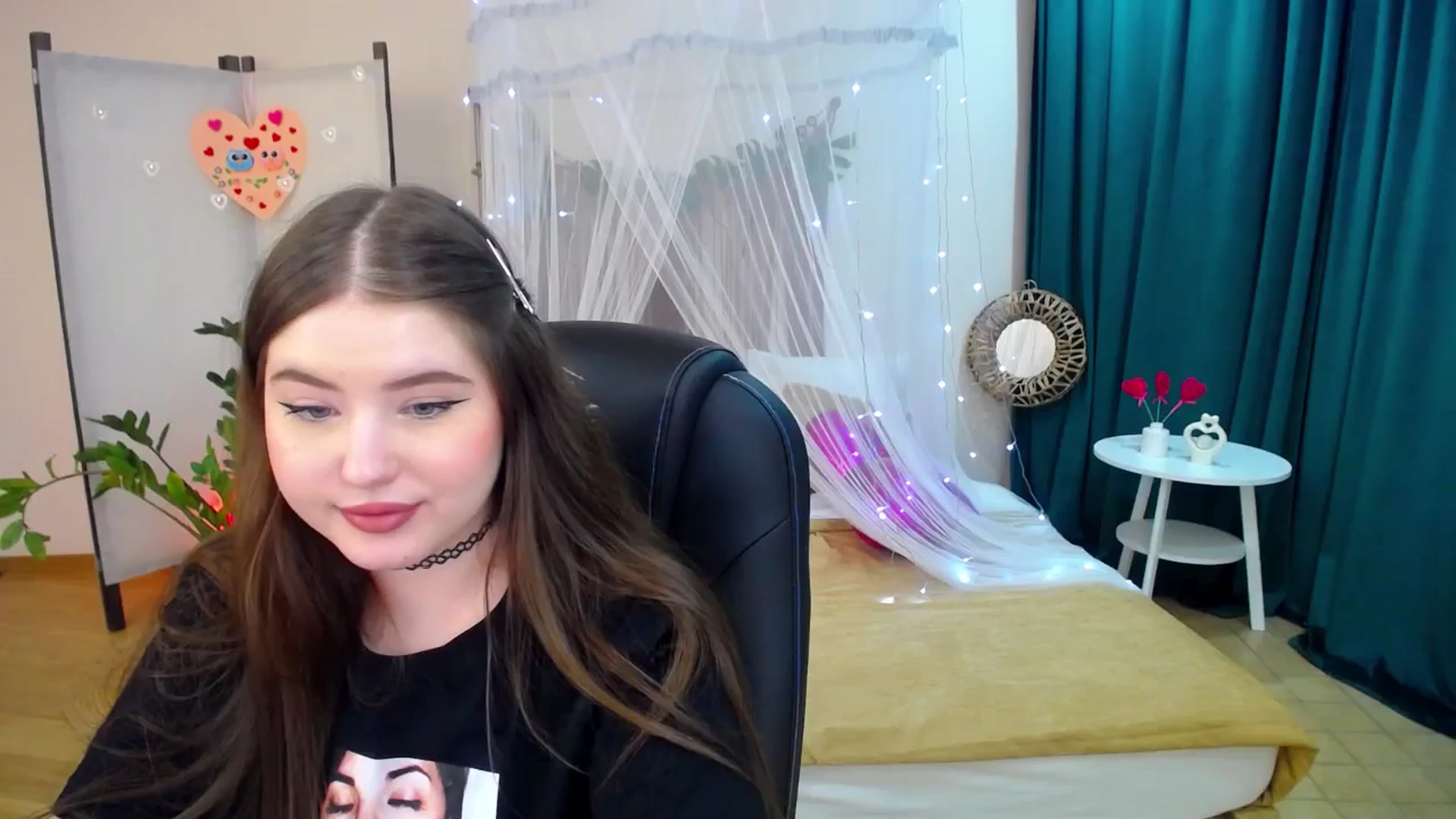 Gallery image thumbnail from AdmireMyEyes's myfreecams stream on, 02/24/2025, 16:28 image 7 of 20