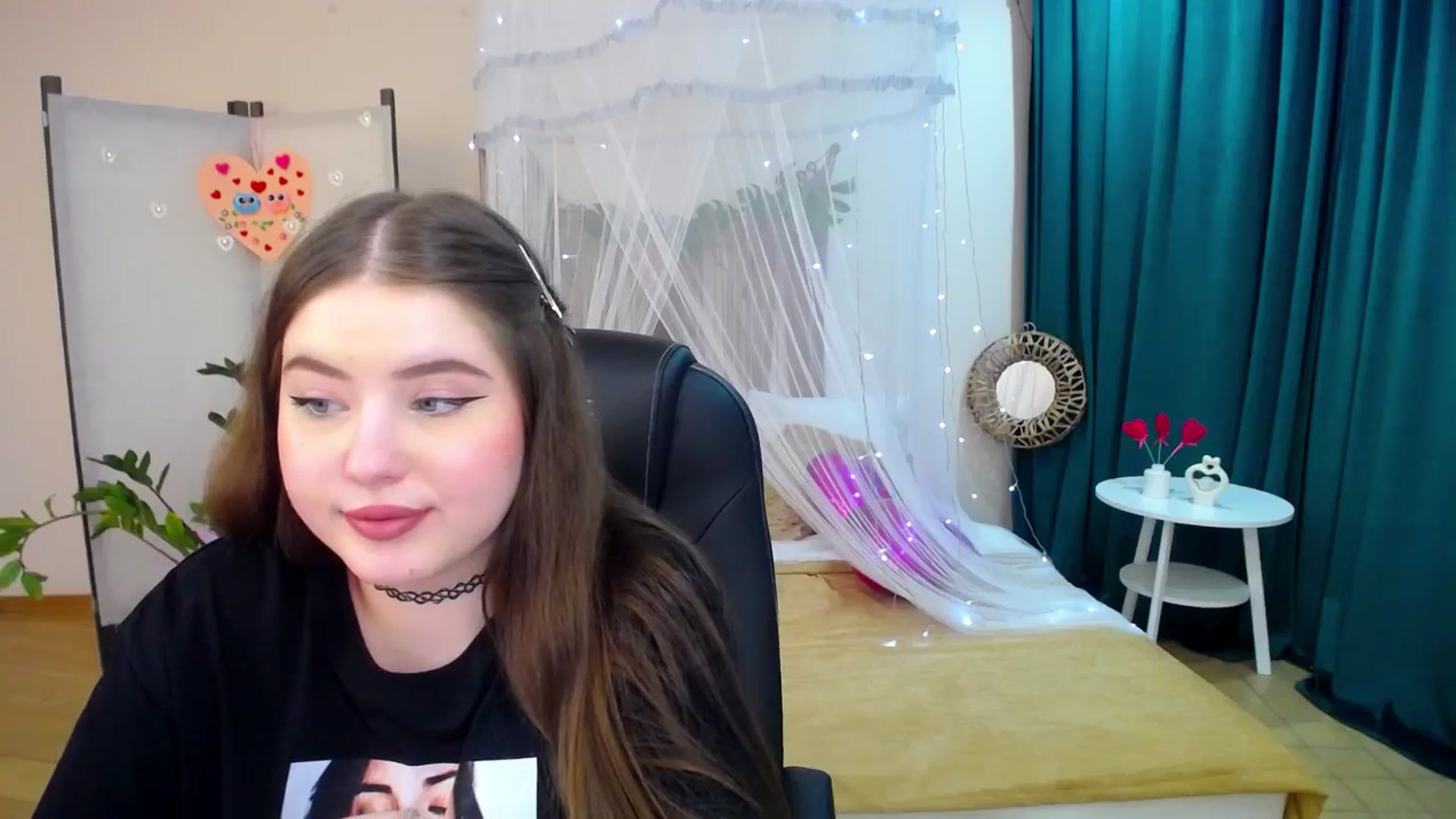 Gallery image thumbnail from AdmireMyEyes's myfreecams stream on, 02/24/2025, 16:47 image 9 of 20