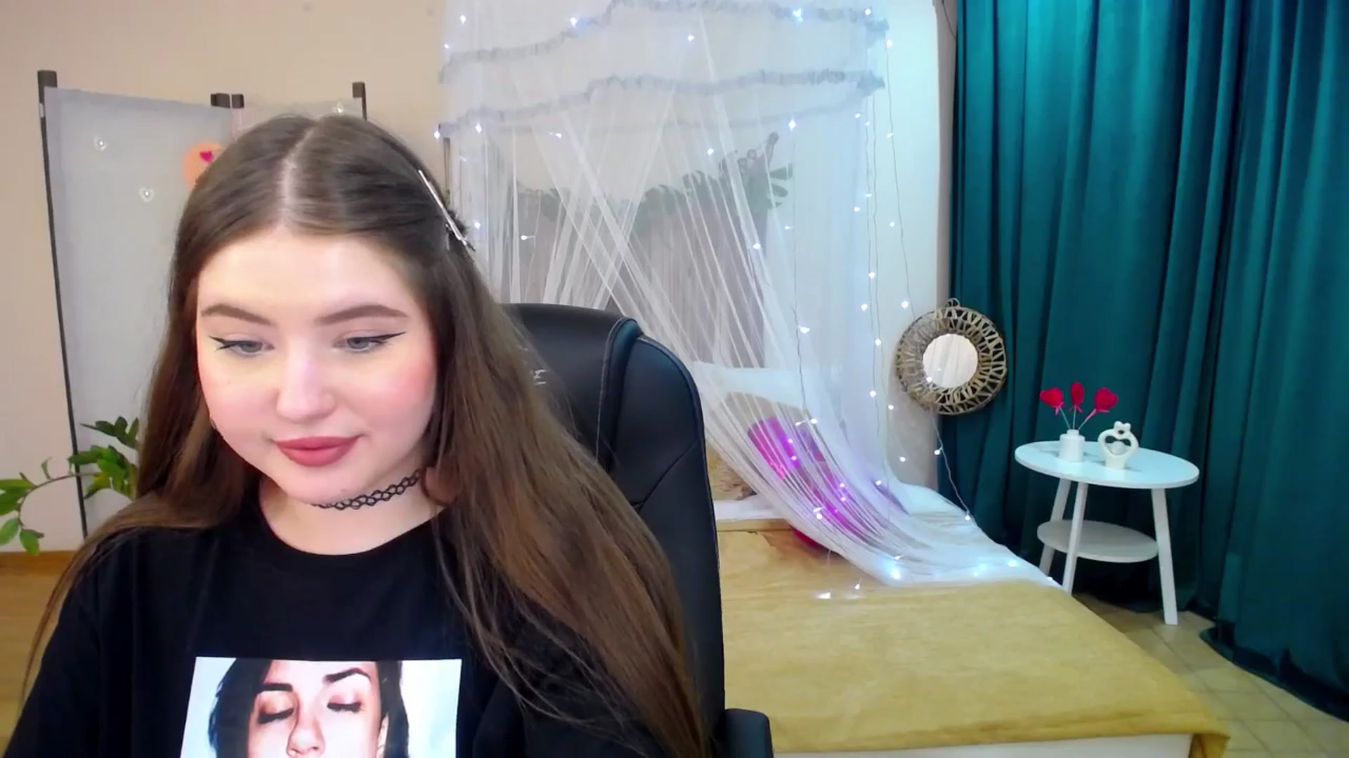 Gallery image thumbnail from AdmireMyEyes's myfreecams stream on, 02/24/2025, 16:47 image 4 of 20