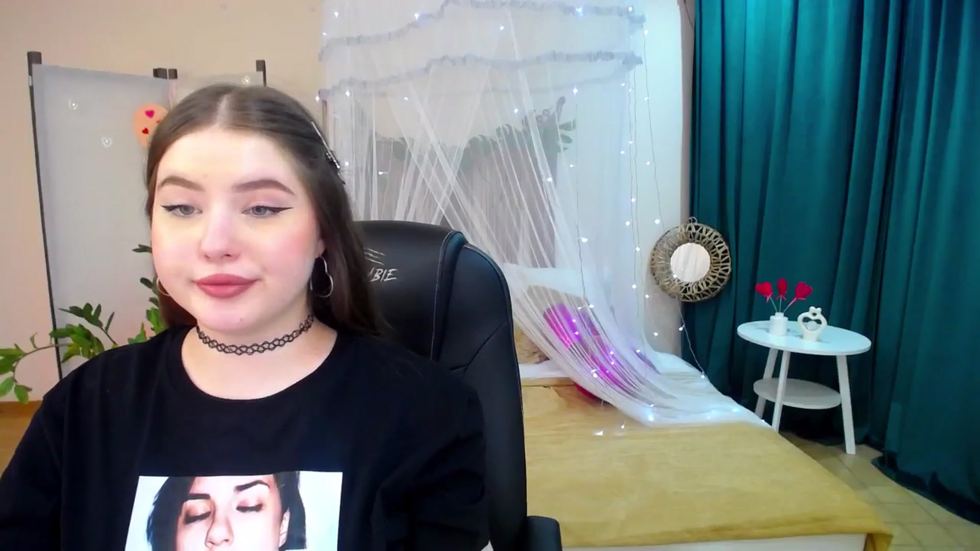 Gallery image thumbnail from AdmireMyEyes's myfreecams stream on, 02/24/2025, 16:47 image 8 of 20