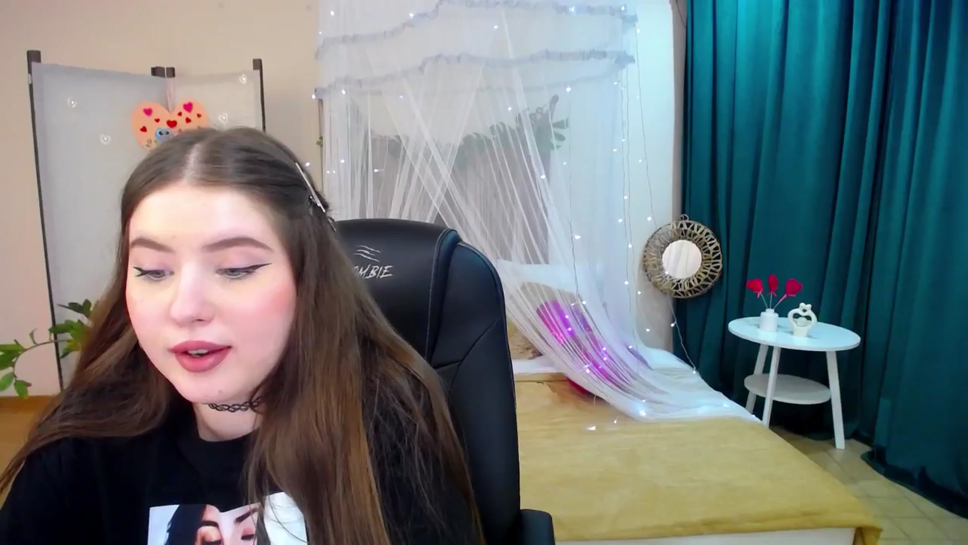 Gallery image thumbnail from AdmireMyEyes's myfreecams stream on, 02/24/2025, 16:47 image 5 of 20