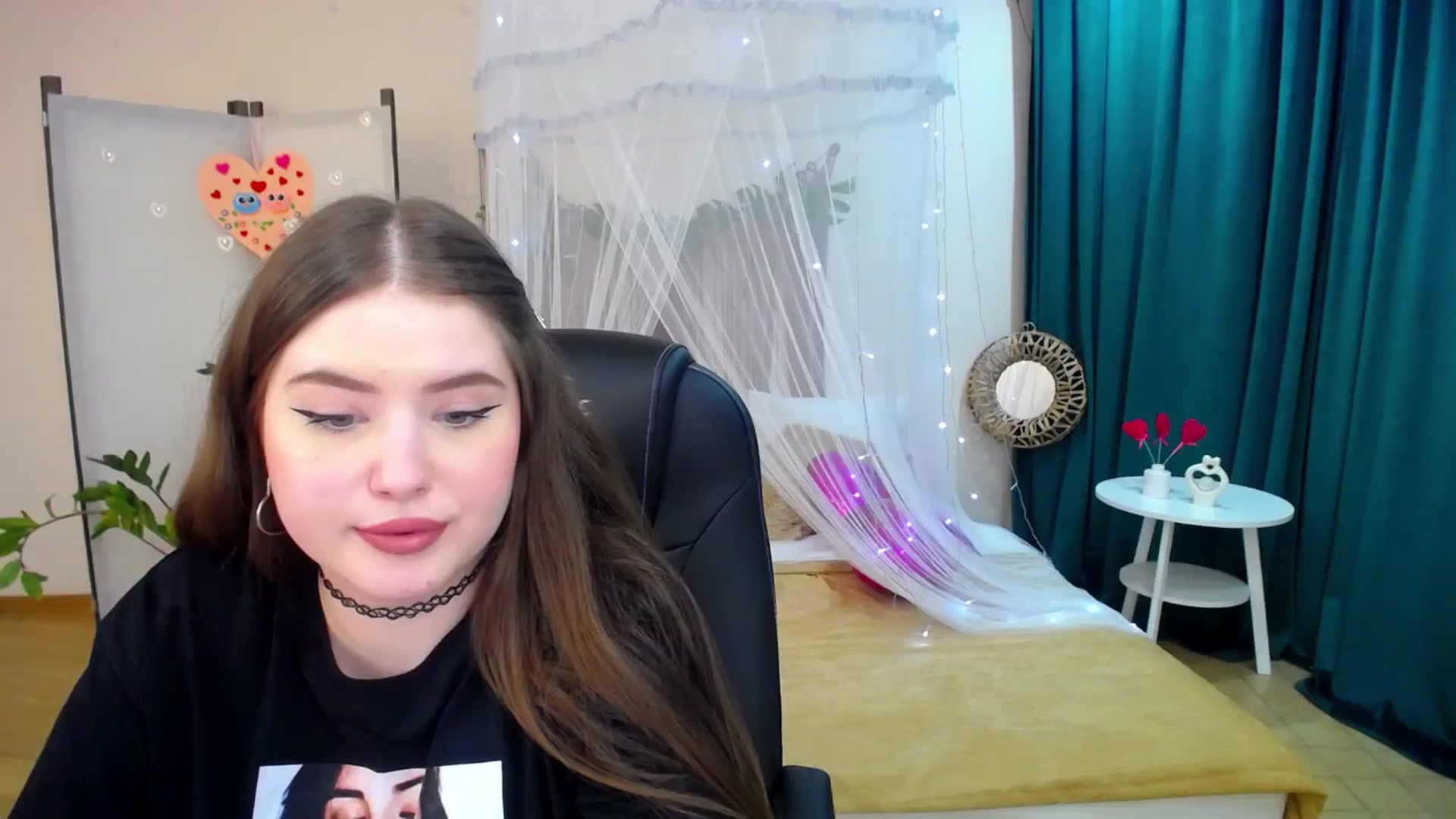 Gallery image thumbnail from AdmireMyEyes's myfreecams stream on, 02/24/2025, 16:47 image 10 of 20