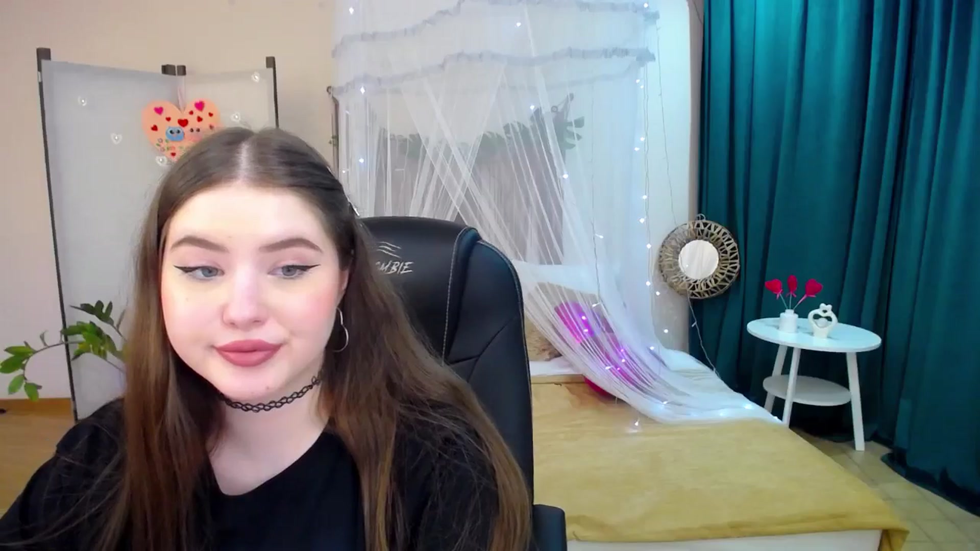 Gallery image thumbnail from AdmireMyEyes's myfreecams stream on, 02/24/2025, 17:38 image 20 of 20