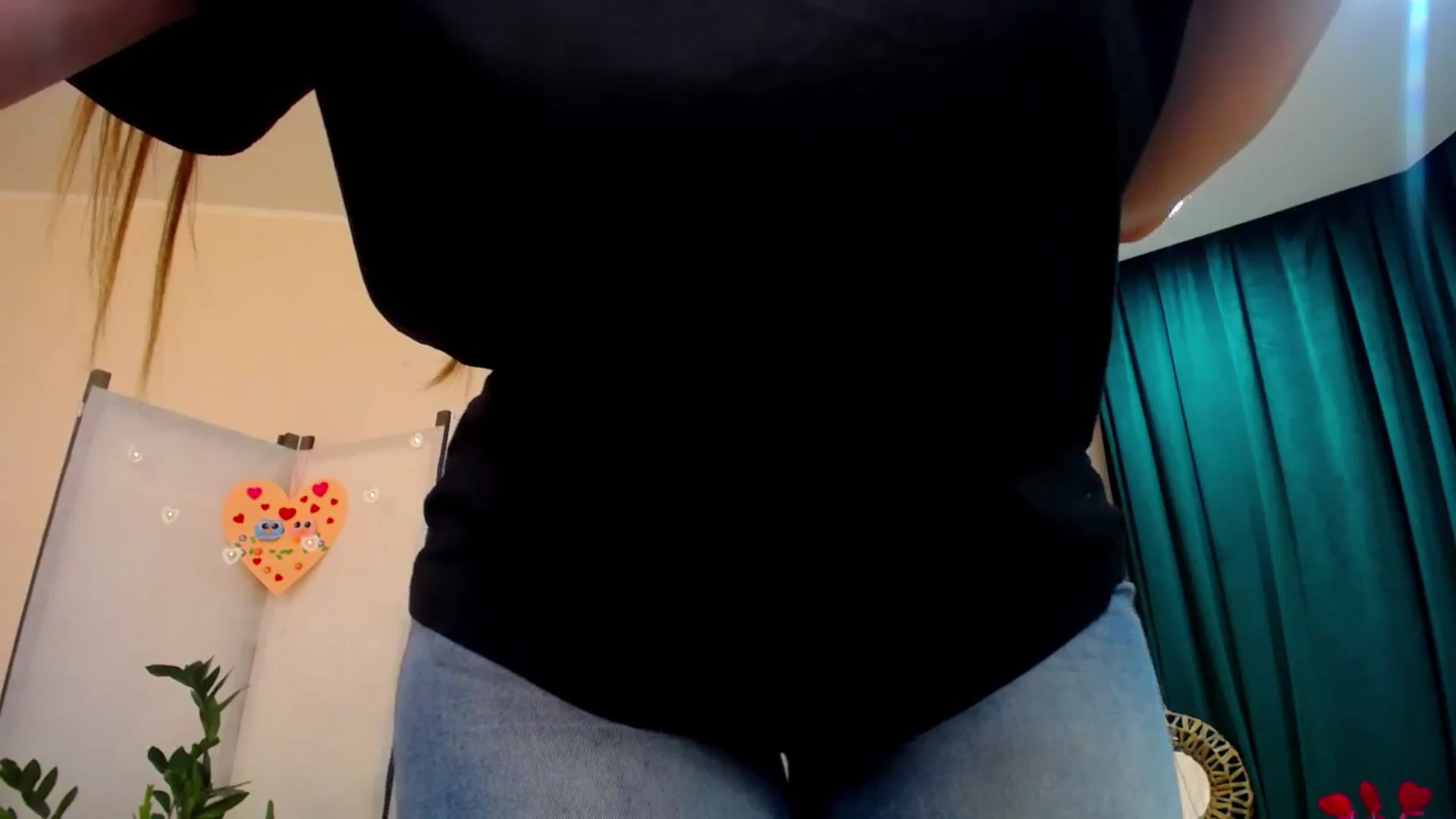 Gallery image thumbnail from AdmireMyEyes's myfreecams stream on, 02/24/2025, 17:38 image 14 of 20