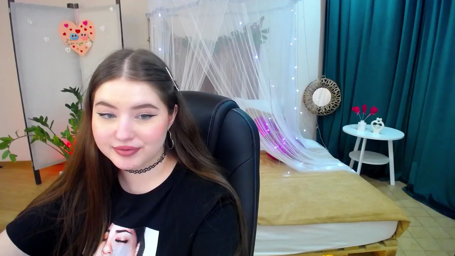 Gallery image thumbnail from AdmireMyEyes's myfreecams stream on, 02/24/2025, 17:38 image 6 of 20