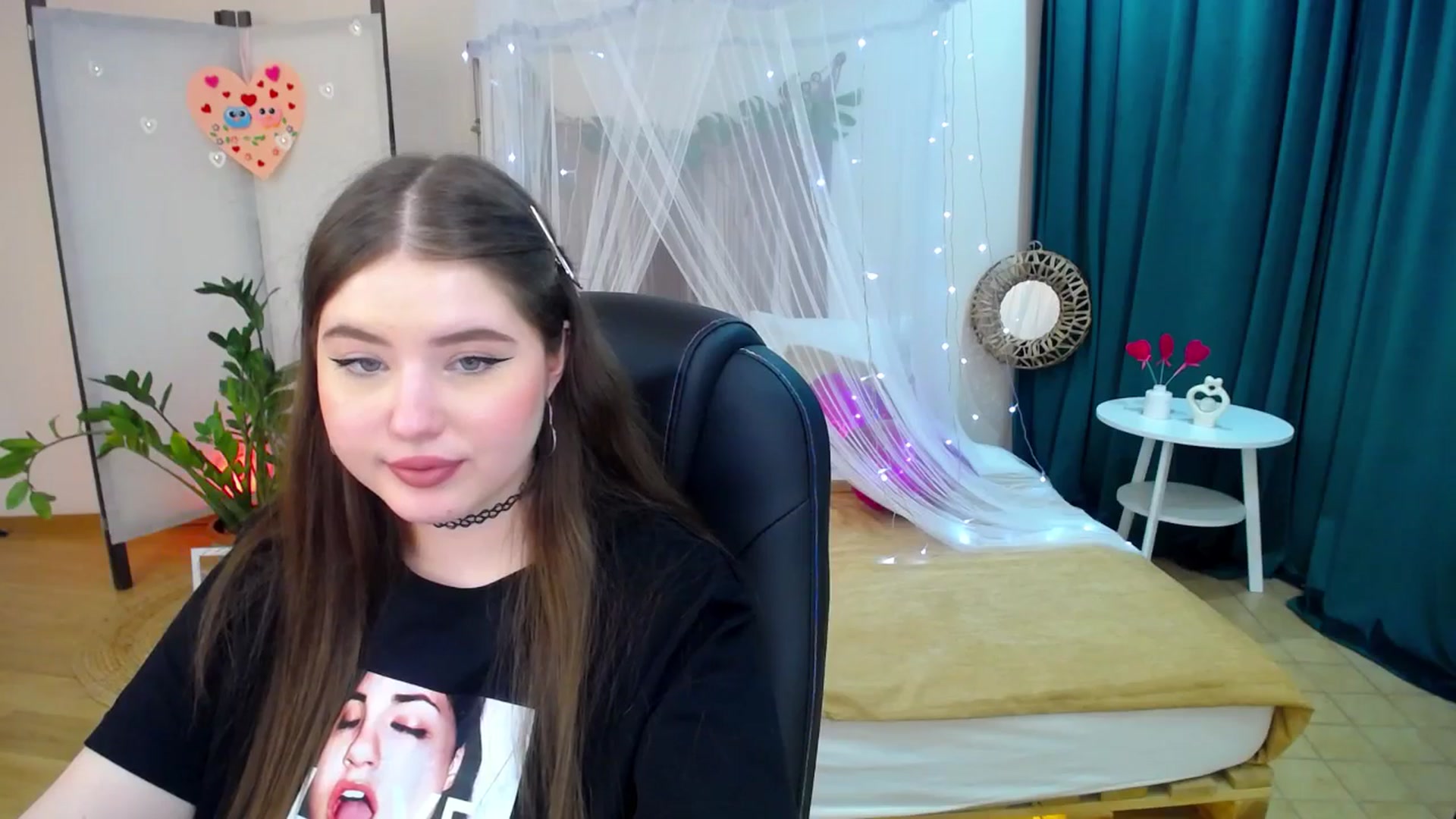 Gallery image thumbnail from AdmireMyEyes's myfreecams stream on, 02/24/2025, 17:38 image 2 of 20