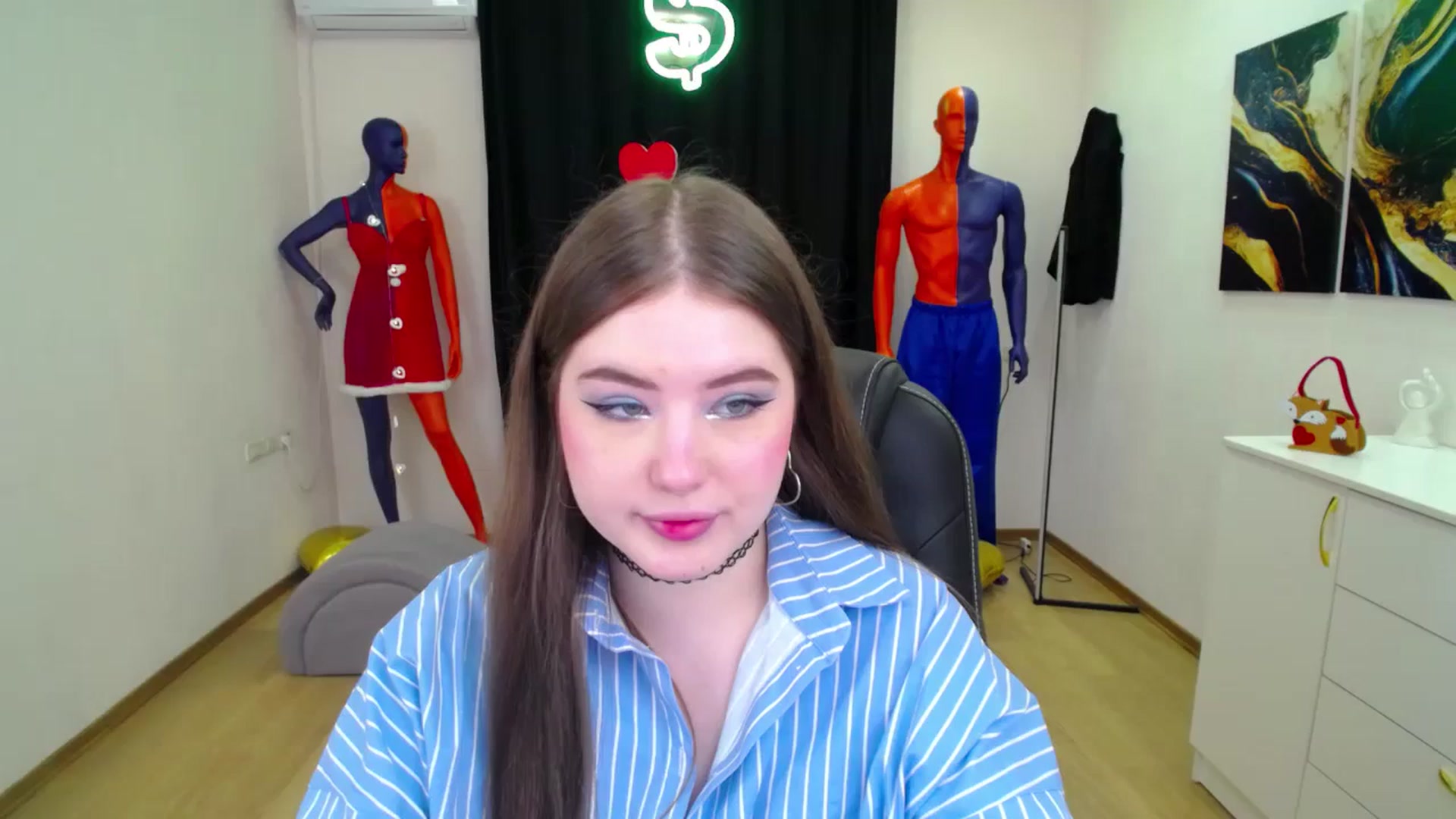 Gallery image thumbnail from AdmireMyEyes's myfreecams stream on, 02/25/2025, 18:44 image 13 of 20