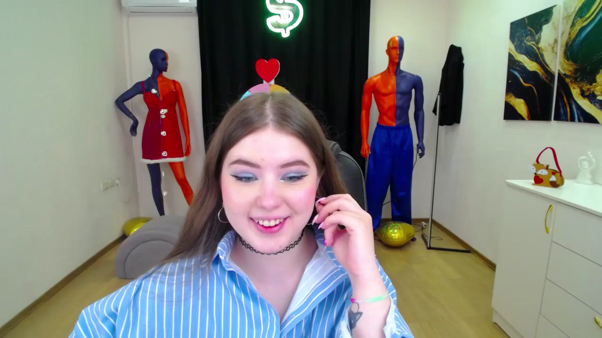 Gallery image thumbnail from AdmireMyEyes's myfreecams stream on, 02/25/2025, 18:44 image 18 of 20