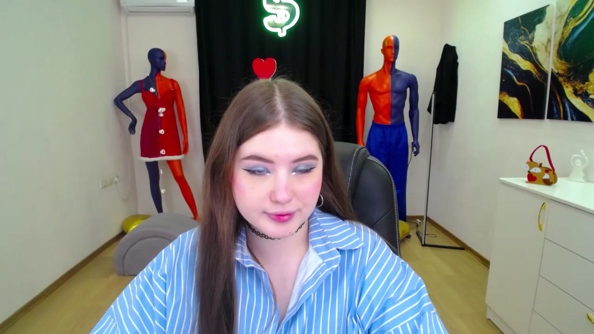 Gallery image thumbnail from AdmireMyEyes's myfreecams stream on, 02/25/2025, 18:44 image 11 of 20