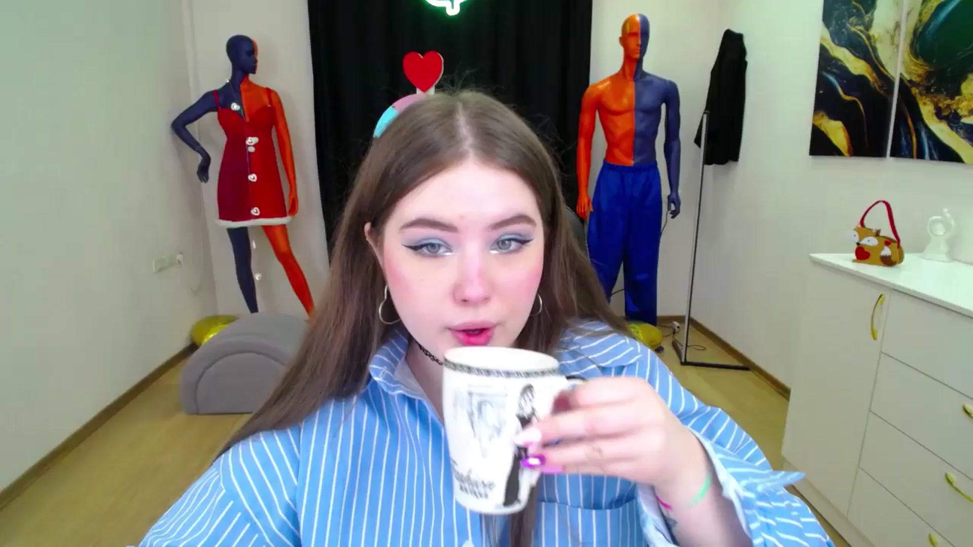 Gallery image thumbnail from AdmireMyEyes's myfreecams stream on, 02/25/2025, 18:44 image 1 of 20
