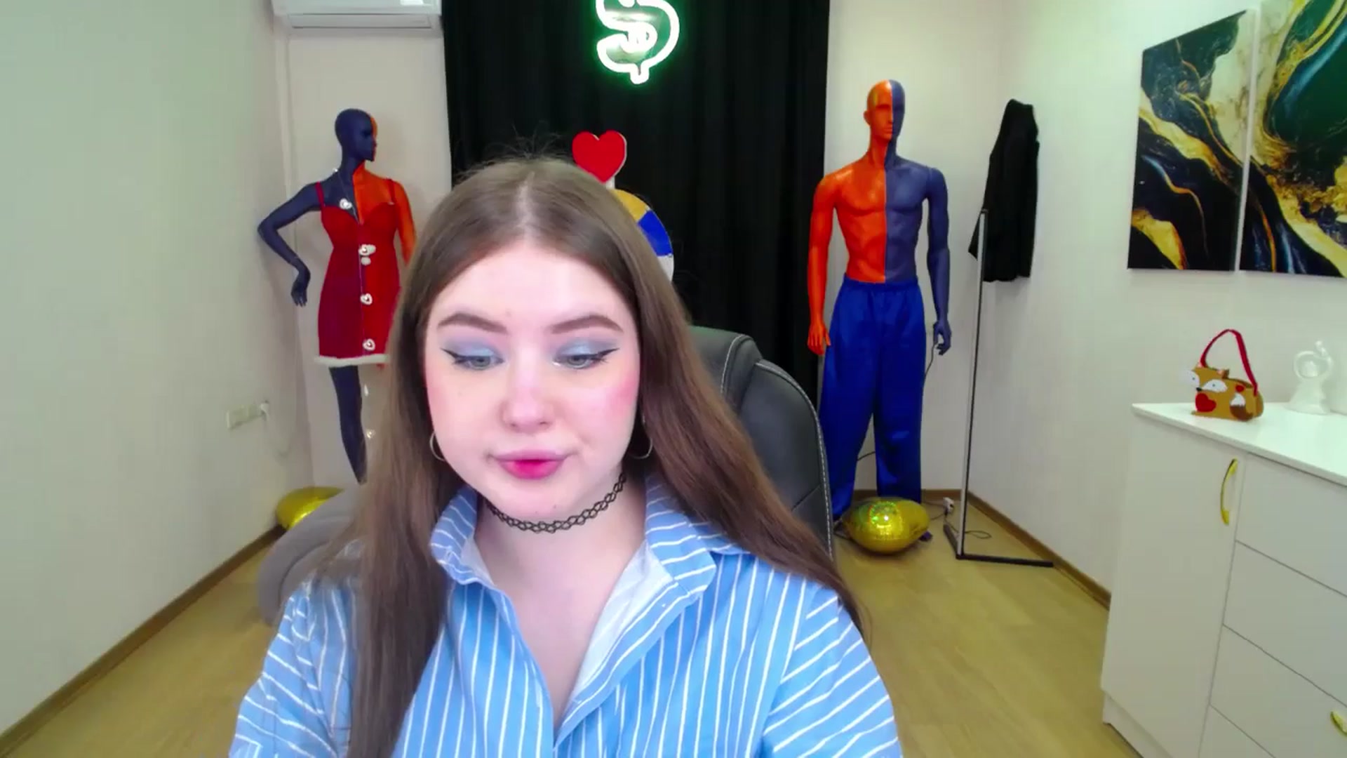 Gallery image thumbnail from AdmireMyEyes's myfreecams stream on, 02/25/2025, 18:44 image 6 of 20